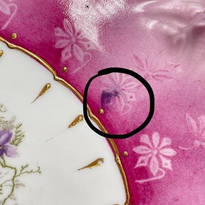 VINTAGE SCALLOPED PINK FLORAL DECORATIVE PLATE