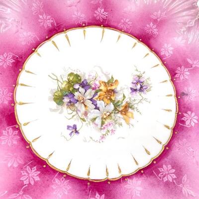 VINTAGE SCALLOPED PINK FLORAL DECORATIVE PLATE