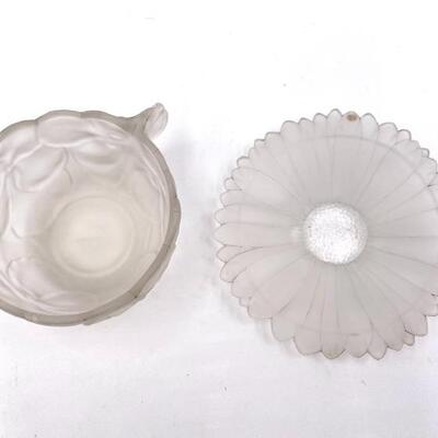 LIBBEY GLASS CO â€œWORLDâ€™S FAIRâ€ FROSTED GLASS FLOWER TEACUP AND SAUCER