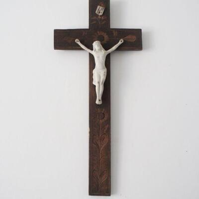 Lot #195: Vintage Wooden Crucifix Ceramic Jesus 