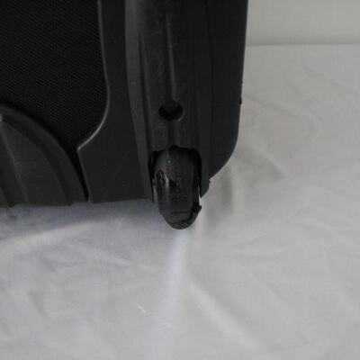 Lot #197: High Sierra Upright Suitcase Rolling Luggage 