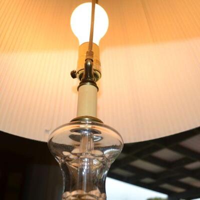 LOT 13 GLASS TABLE LAMP