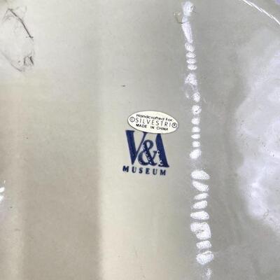 PAINTED PLATES SET OF 4