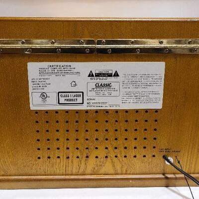 Wood look stereo turntable - Item #413