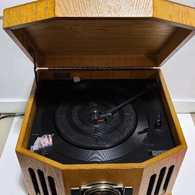 Wood look stereo turntable - Item #413