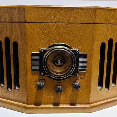 Wood look stereo turntable - Item #413