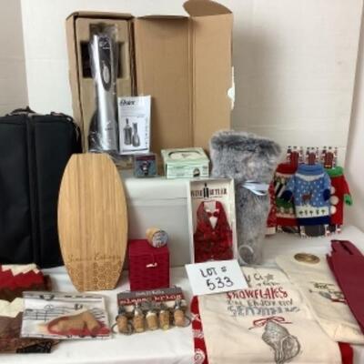 G - 533. Holiday Lot that Keeps On Giving