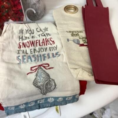 G - 533. Holiday Lot that Keeps On Giving