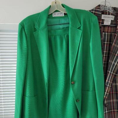 Lot 181: Ladies Suit Lot (Jacket & Skirt) Size 18