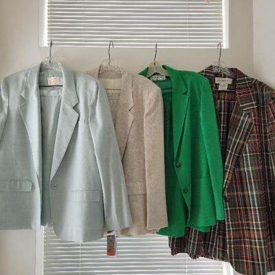 Lot 181: Ladies Suit Lot (Jacket & Skirt) Size 18