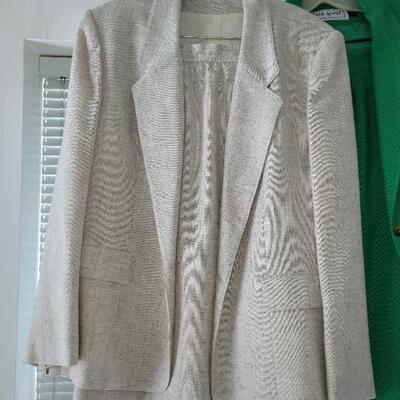Lot 181: Ladies Suit Lot (Jacket & Skirt) Size 18