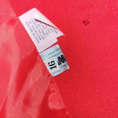Lot 182: Ladies Skirt & Jacket Suit (Size 16)