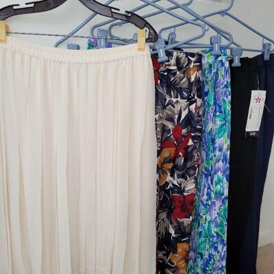 Lot 183: Ladies Skirt Lot (All NEW with Tags)