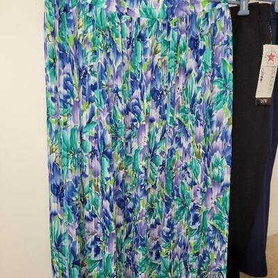 Lot 183: Ladies Skirt Lot (All NEW with Tags)