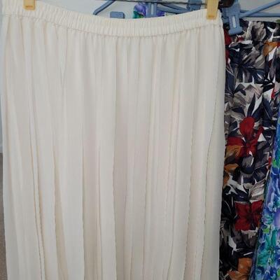 Lot 183: Ladies Skirt Lot (All NEW with Tags)