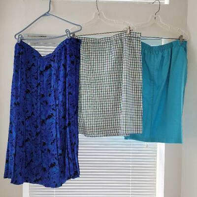 Lot 184: Ladies Skirt Lot