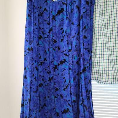 Lot 184: Ladies Skirt Lot