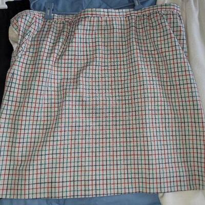 Lot 185: Ladies Skirt Lot Size 24