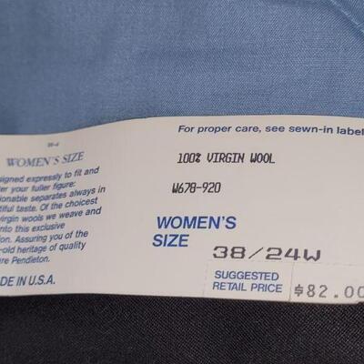 Lot 185: Ladies Skirt Lot Size 24