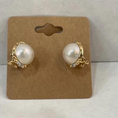 K563 14k Yellow Gold Diamond and Pearl French Back Earrings 