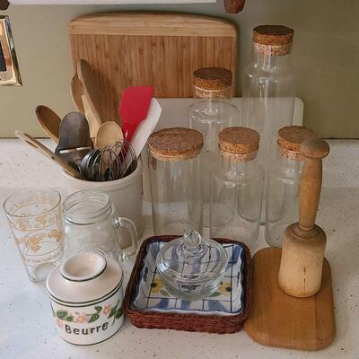 Lot 9K: Kitchen Utensils, Cutting Boards, Canisters and more
