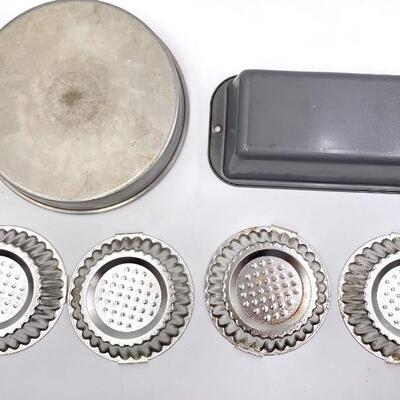 BAKING PANS SET OF 9