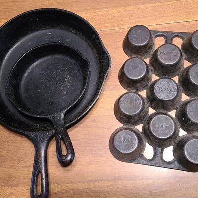 Lot 13K:  Griswold #10 Muffin & Cast Iron Pans 