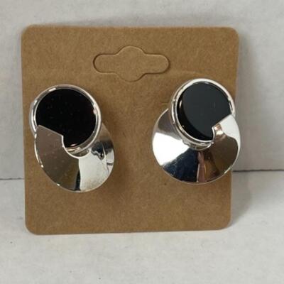 K569 14k White Gold Black Onyx Pierced French Back Earrings  