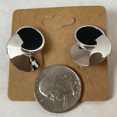 K569 14k White Gold Black Onyx Pierced French Back Earrings  