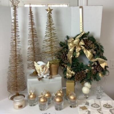 G - 540. Golden Holiday Lot 