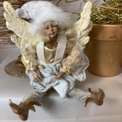 G - 540. Golden Holiday Lot 