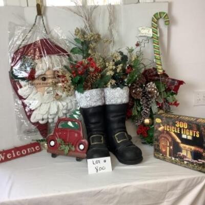 G - 800 Santaâ€™s Boots & More 