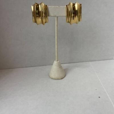 K572 14k Yellow Gold Rectangle Pierced French Clip Earrings 