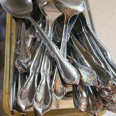 Lot 12K: Nordic Baking Pans, Vintage Kitchen and more.