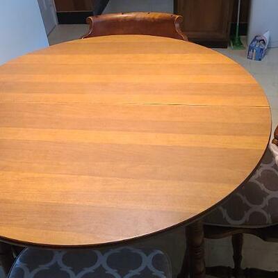 K14: Vintage Temple Stuart "Rockport" Kitchen Table & Four Chairs