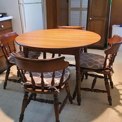 K14: Vintage Temple Stuart "Rockport" Kitchen Table & Four Chairs