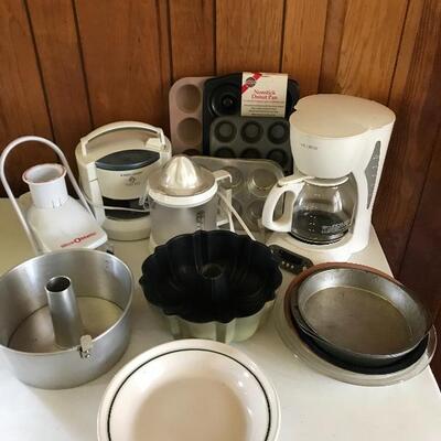 Lot 68D Kitchen Appliances & more