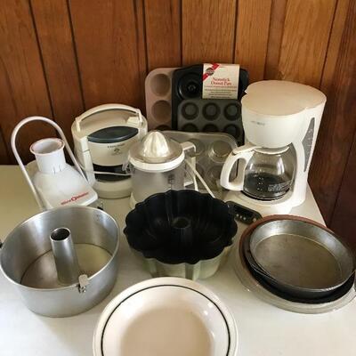 Lot 68D Kitchen Appliances & more