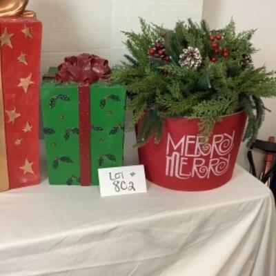 G - 802  Pre-Lite Present Lot & Merry Merry Arrangement 