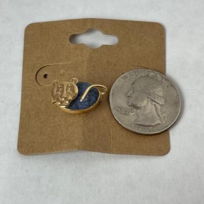 K577 14k Yellow Gold  Blue Lapis Cat Pin 