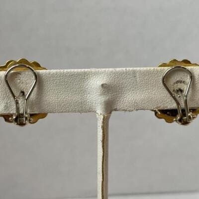 K578 18k Yellow Gold Mabe Pearl Pierced French Clip Earrings 