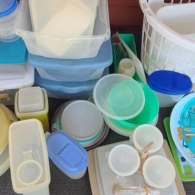 Lot 18P: Tupperware, Storage, and more