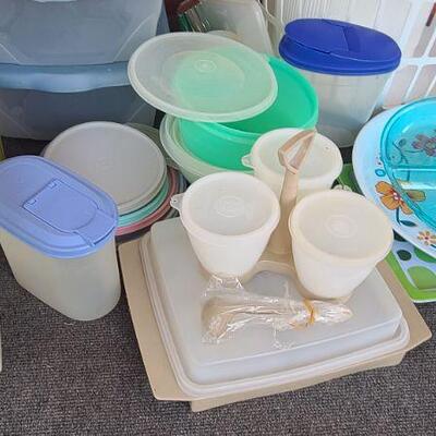 Lot 18P: Tupperware, Storage, and more