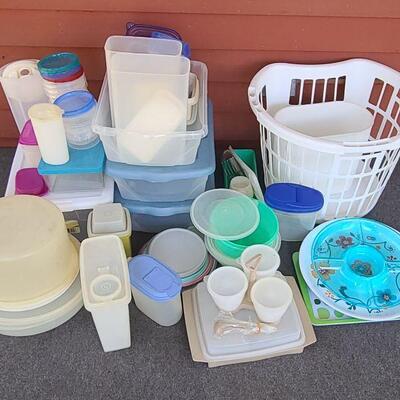 Lot 18P: Tupperware, Storage, and more