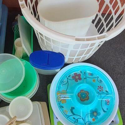 Lot 18P: Tupperware, Storage, and more