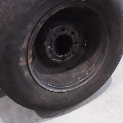 lot 118 -Spare tire for truck, P235/70R16