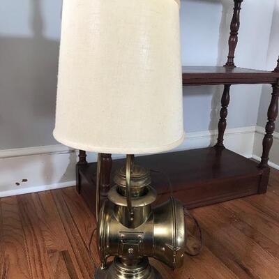 Lot 46L: Neverout Lamp