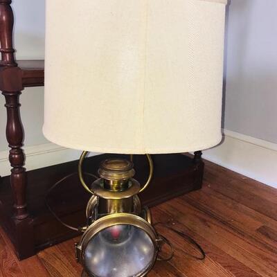 Lot 46L: Neverout Lamp