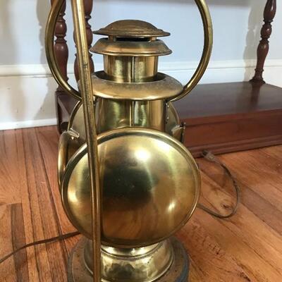 Lot 46L: Neverout Lamp