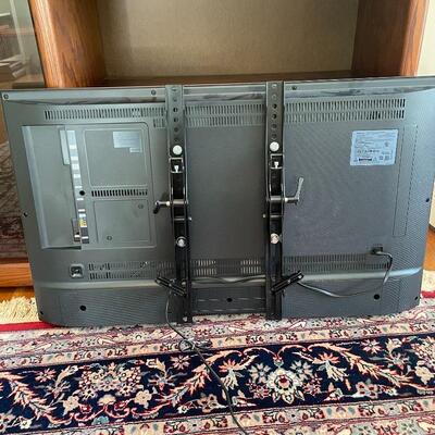 Lot 122 - Samsung 40â€ TV with Wall Mount & Stand